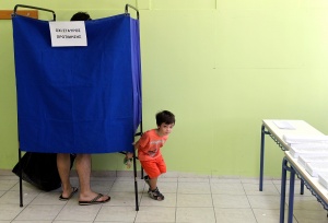 Опит за атентат с граната в частна телевизия в Гърция в деня на изборите