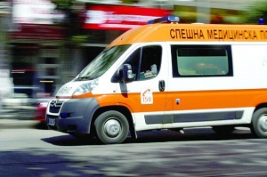 Кола на НСО и линейка се удариха в София
