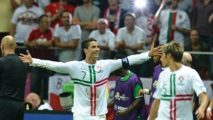 Гол на Роналдо класира Португалия на полуфинал