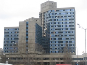 Само Ирена Кръстева и Цветан Василев участват в търг за ИПК „Родина“