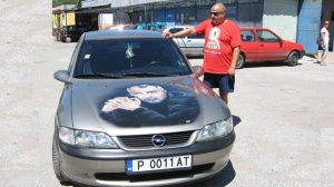 Русенци изрисуваха Борисов върху кола, влизат в ГЕРБ