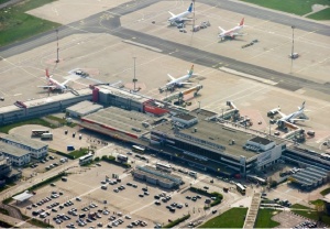 19-годишна плаши с бомба на летище в Берлин преди полет за Бургас