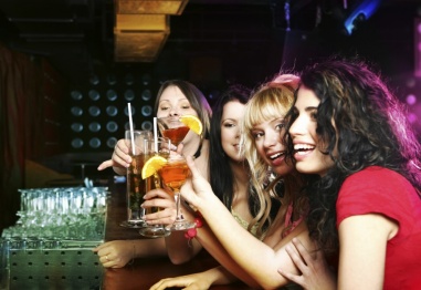 Жените пият по-често
