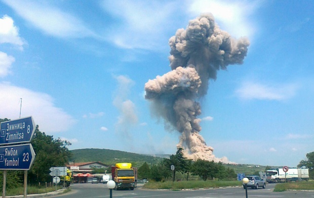 7 ранени при взривовете на боеприпаси край Сливен
