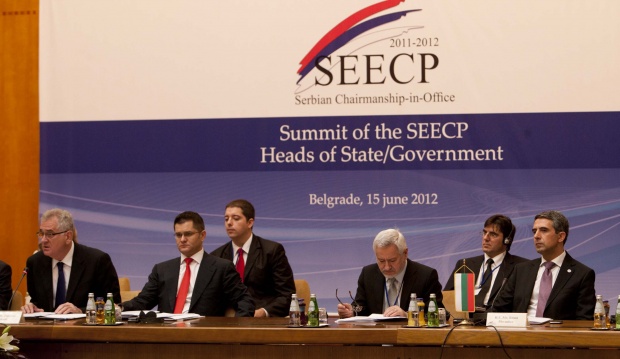 Плевнелиев абдикира от историята след среща с македонския президент