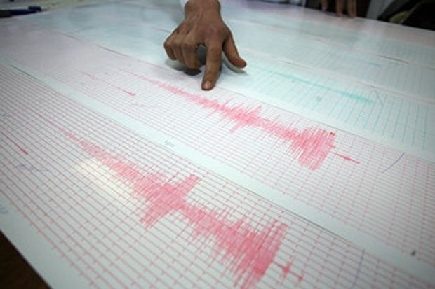 Земетресение разлюля Индонезия