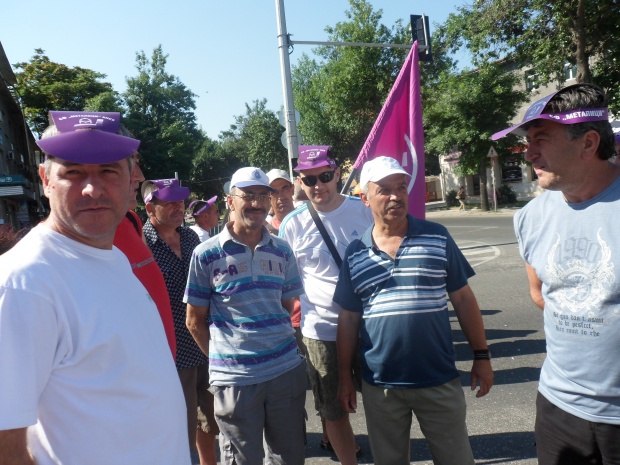 Металурзите от ОЦК: Заводът е мъртъв, иде екокатастрофа