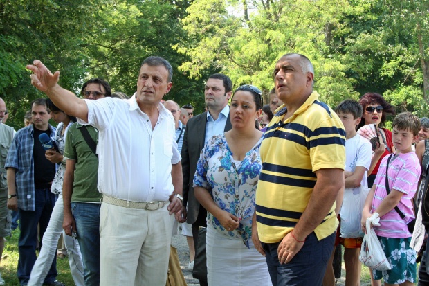 Премиерът откри Околовръстен път в Попово, без да пререже лентата