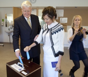 Олавур Гримсон спечели пети мандат като президент на Исландия