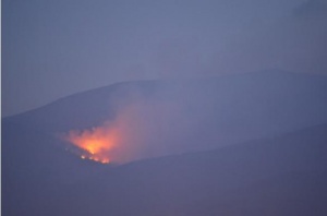 Вертолети Ми-17 обливат Витоша с вода от Панчарево