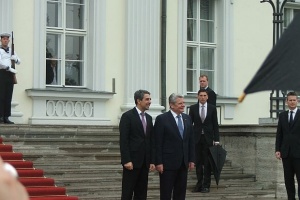 Плевнелиев в Германия: Време е да пратим ДС в музея