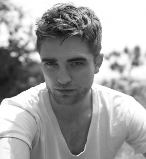 Патинсън иска да изиграе Джеймс Бонд след 20 години