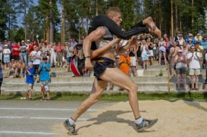 Финландия световен шампион по носене на съпруги