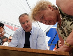 Станишев внася подписката за референдум за АЕЦ „Белене“ на 27 юли