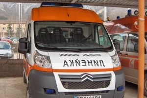 Момиченце загина след челен удар на кола в ТИР