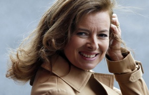 Франсоа Оланд усмирил приятелката си, обеща без повече скандали