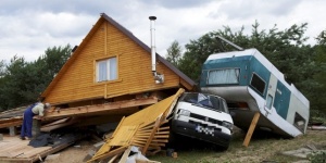 1 загинал и 10 ранени при силни ветрове в Полша