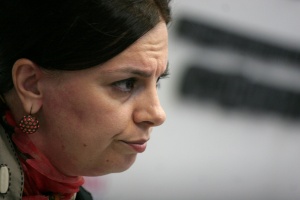 Тодорова поиска съдът да спре изпълнението на уволнението й
