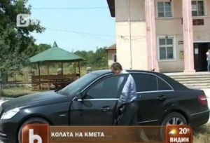 Кмет си купи „Мерцедес“ за 110 000 лв. с общински пари
