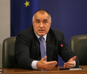 Борисов прати трима министри в Бургас