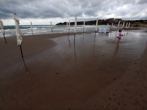 Полски турист се удави на неохраняем плаж в Царево