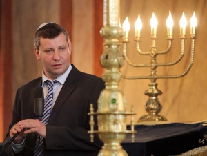 Посланикът на Израел похвали българските евреи за помощта им след атентата