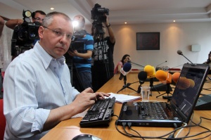 Станишев избяга от собствения си чат на живо, бил изчерпателен според БСП