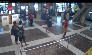 Версия: Атентаторът мислел, че носи дрога, не експлозив