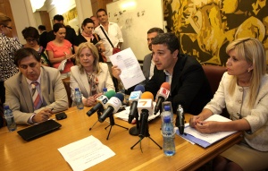 Атанасова: В дома „Асен Златаров" няма проституция, наркомания или СПИН