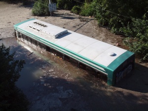 Спукан водопровод заля автобус с 18 души във варненски подлез