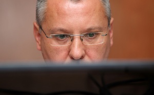 БСП носят на ръце до парламента 120 папки с подписи за референдума за АЕЦ „Белене“