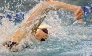 Рангелова подобри рекорда и на плуване 200 метра, но пак отпадна