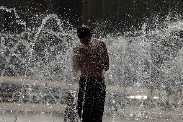 Курорти в Белгия съдят метеоролози, че изгонили туристите