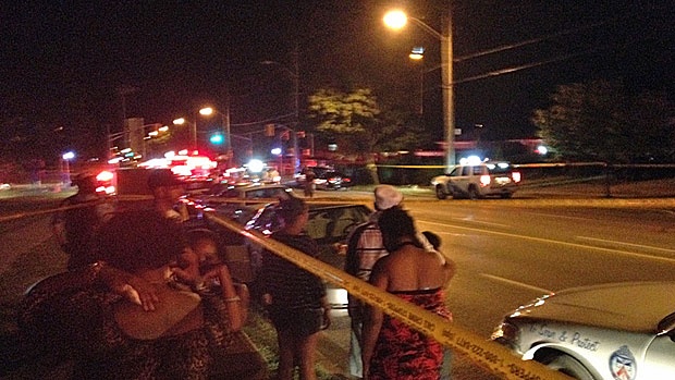 Двама загинали и 19 ранени след стрелба на барбекю парти в Торонто