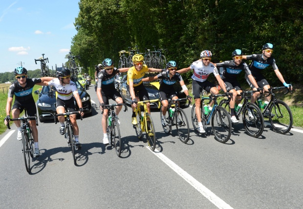 Британецът Брадли Уигинс спечели Тур дьо Франс
