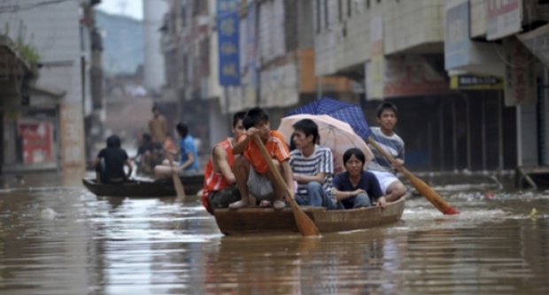 Над 100 души загинаха в наводнения в Китай