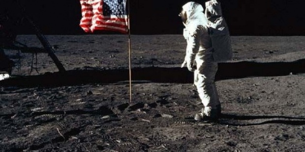 Изчезна знамето, поставено на Луната от „Аполо-11“