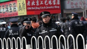 Китайски тийнейджър уби осем души след свада с приятелката си