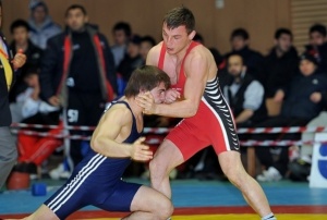 Александър Костадинов загуби на старта в турнира по борба в Лондон