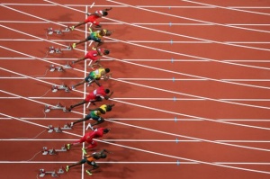 Мъж замери Юсеин Болт с бутилка, отнесе удар от джудистка и арест