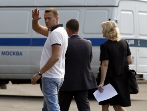 Руският опозиционер Навални намери „бръмбар" в офиса си