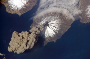 Вулкан в Нова Зеландия изригна за първи път от 1897 г.