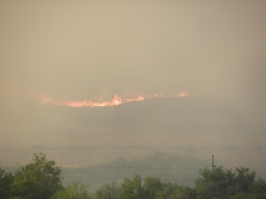 Стотици малки огнища още горят в Белица
