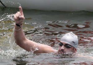 Маратонецът Петър Стойчев завърши девети в плуването на 10 км