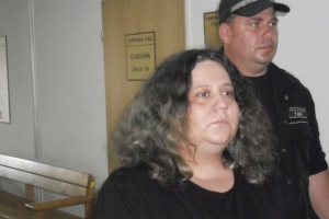 Масаж по сутиен - „единствената екстра" в разбитите бардаци в Пловдив