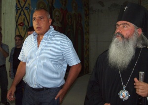 ГЕРБ дава пари за църкви, не за плакати, похвали се Борисов