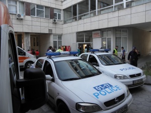 Роми окупираха болницата в Благоевград след масов бой