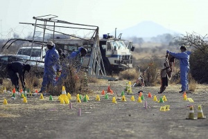 Кървава баня в южноафриканска мина отне живота на 34 миньори