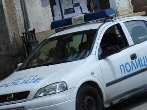 Полицията залови затворник на покрива на блок във Велико Търново