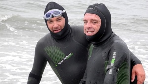 Плувец с ампутирани крайници завърши околосветско плуване